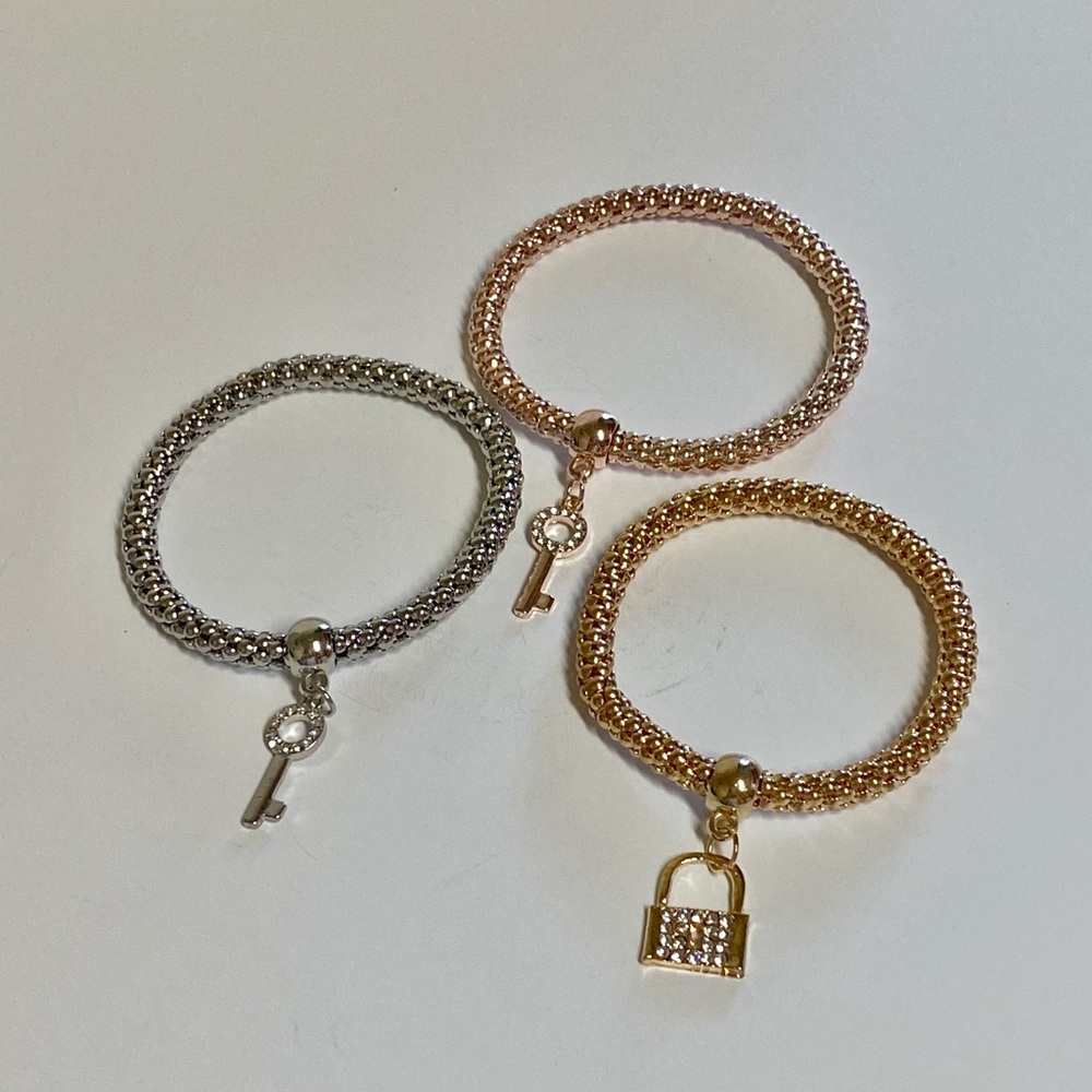 🔥3/$25🔥3 Piece Rhinestone Lock & Key Bracelets - Picture 3 of 6